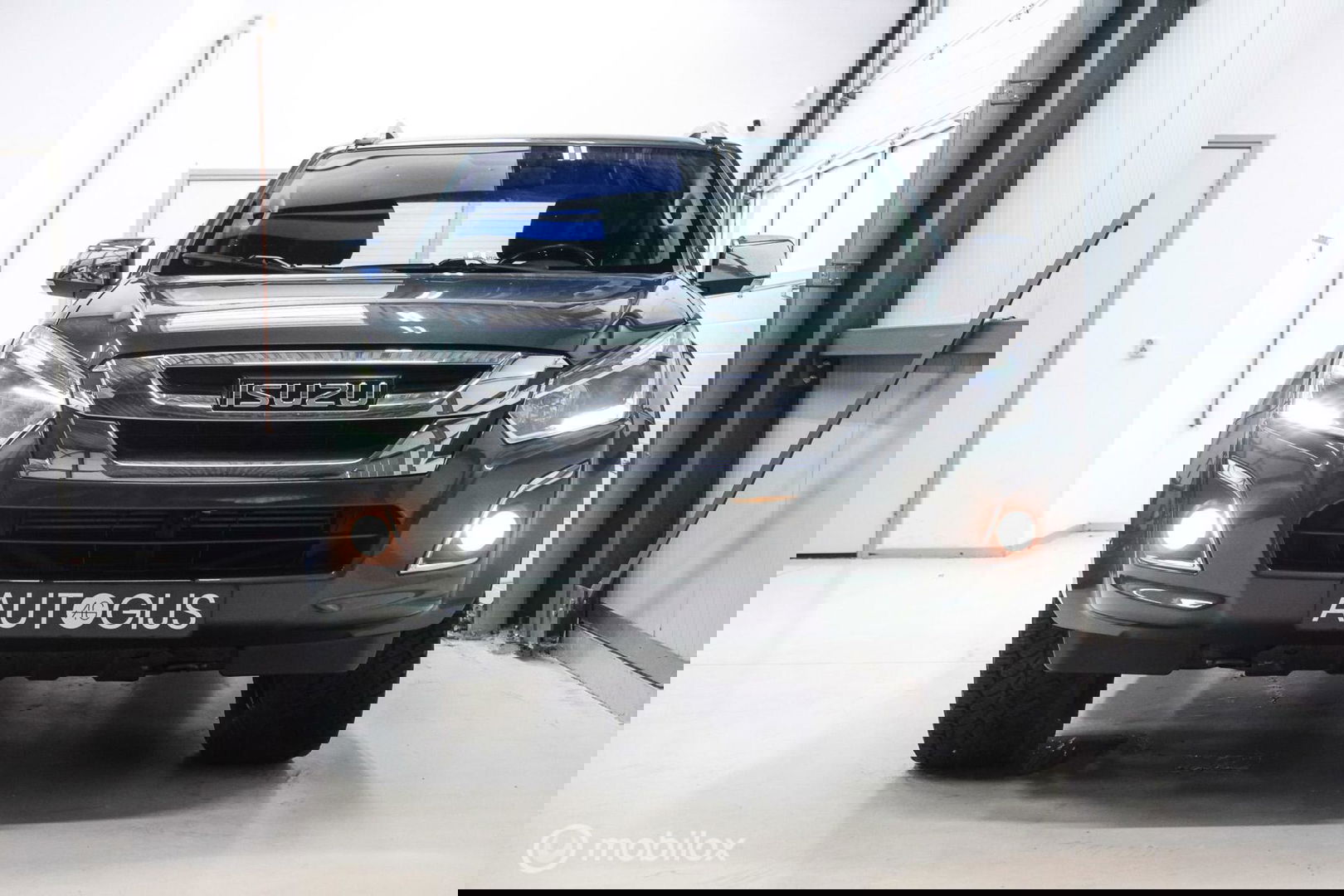 Isuzu D-max 1.9 Double Cab lang LS | 4x4 | Camera | Automaat | Zeer netjes | LED | Toyota Hilux |