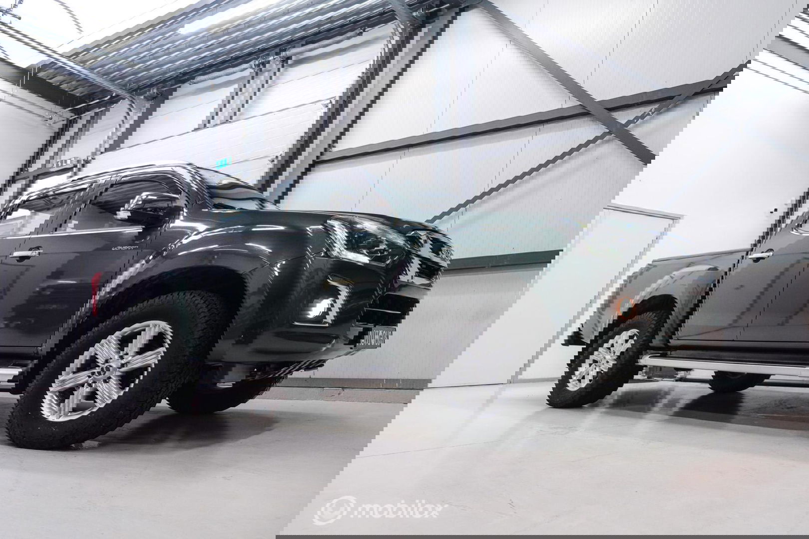 Isuzu D-max 1.9 Double Cab lang LS | 4x4 | Camera | Automaat | Zeer netjes | LED | Toyota Hilux |