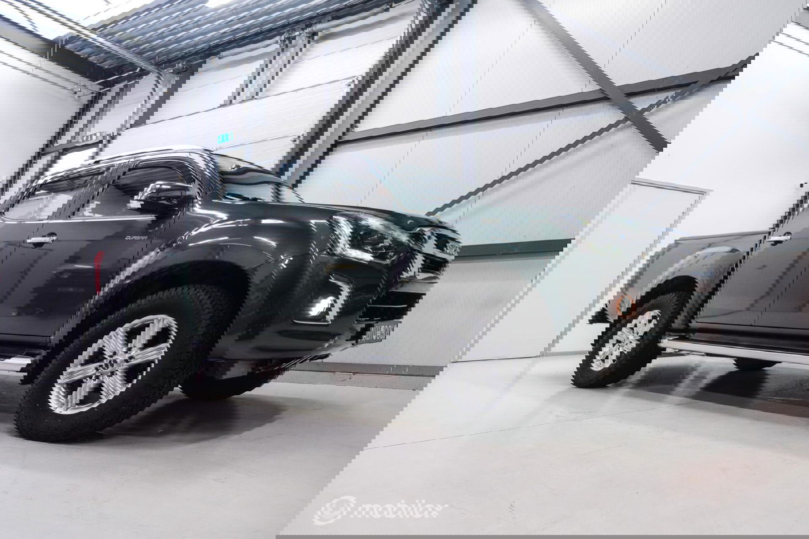 Isuzu D-max 1.9 Double Cab lang LS | 4x4 | Camera | Automaat | Zeer netjes | LED | Toyota Hilux |