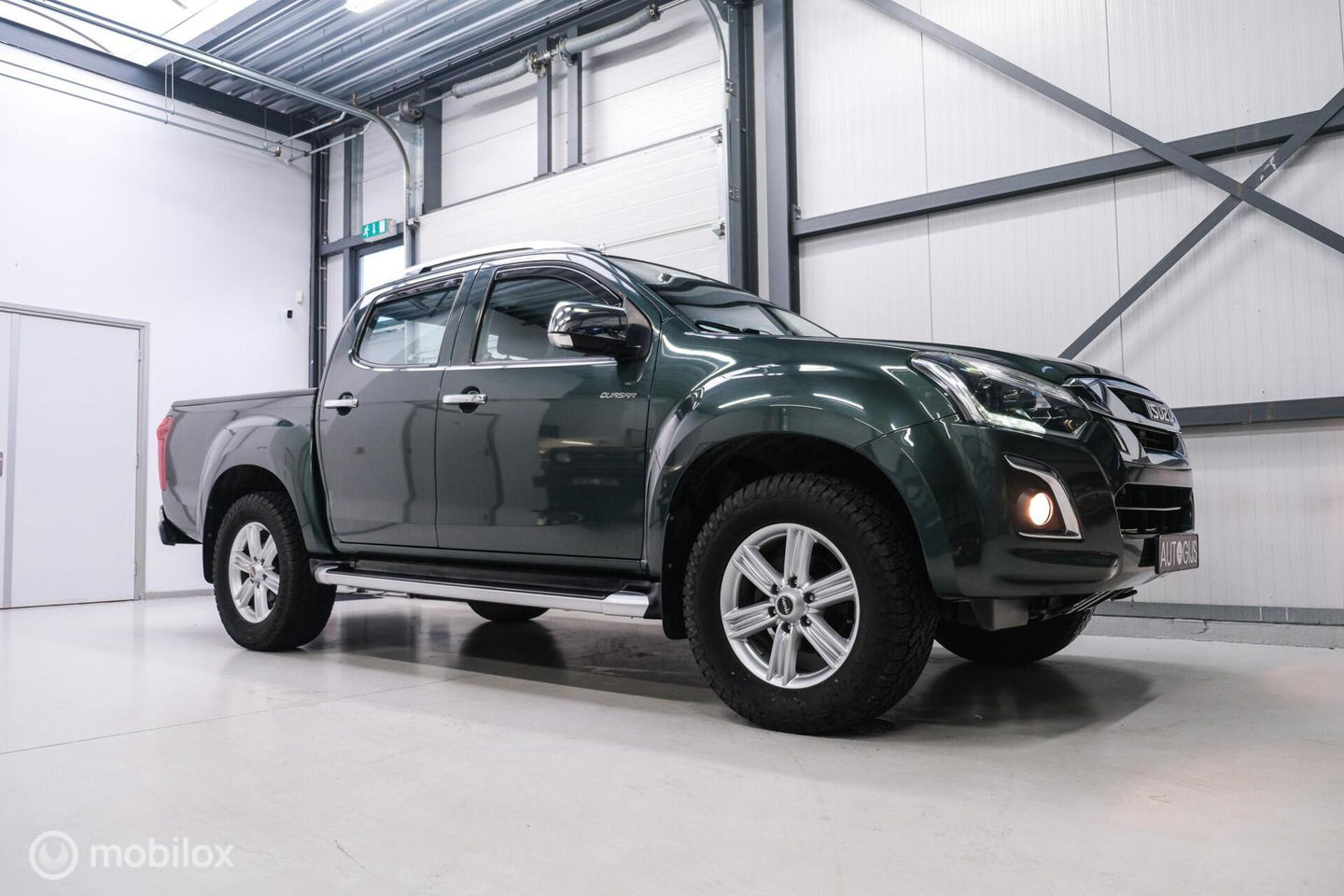Isuzu D-max 1.9 Double Cab lang LS | 4x4 | Camera | Automaat | Zeer netjes | LED | Toyota Hilux |