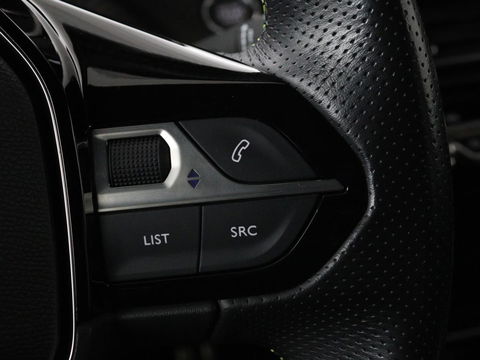 Peugeot 208 1.2 PureTech GT-Line | Panoramadak | Carplay | Afneembare trekhaak | Cruise control | Full LED | Navigatie | Camera | Sfeerverlichting