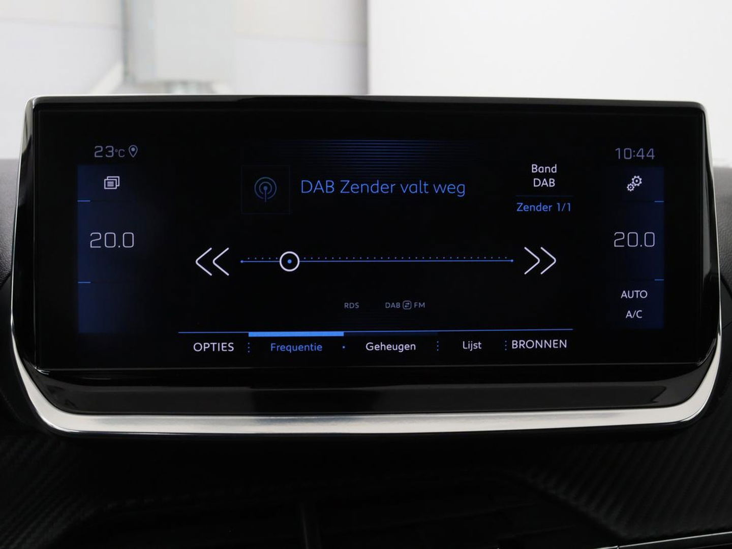 Peugeot 208 1.2 PureTech GT-Line | Panoramadak | Carplay | Afneembare trekhaak | Cruise control | Full LED | Navigatie | Camera | Sfeerverlichting