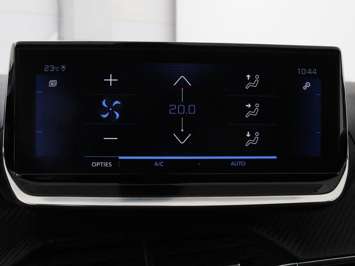 Peugeot 208 1.2 PureTech GT-Line | Panoramadak | Carplay | Afneembare trekhaak | Cruise control | Full LED | Navigatie | Camera | Sfeerverlichting