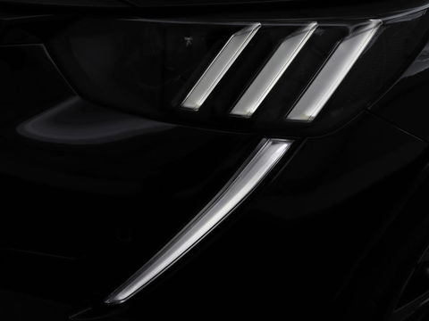 Peugeot 208 1.2 PureTech GT-Line | Panoramadak | Carplay | Afneembare trekhaak | Cruise control | Full LED | Navigatie | Camera | Sfeerverlichting