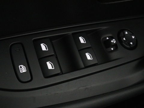 Peugeot 208 1.2 PureTech GT-Line | Panoramadak | Carplay | Afneembare trekhaak | Cruise control | Full LED | Navigatie | Camera | Sfeerverlichting