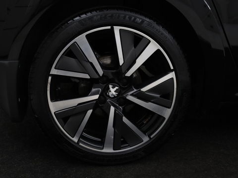 Peugeot 208 1.2 PureTech GT-Line | Panoramadak | Carplay | Afneembare trekhaak | Cruise control | Full LED | Navigatie | Camera | Sfeerverlichting