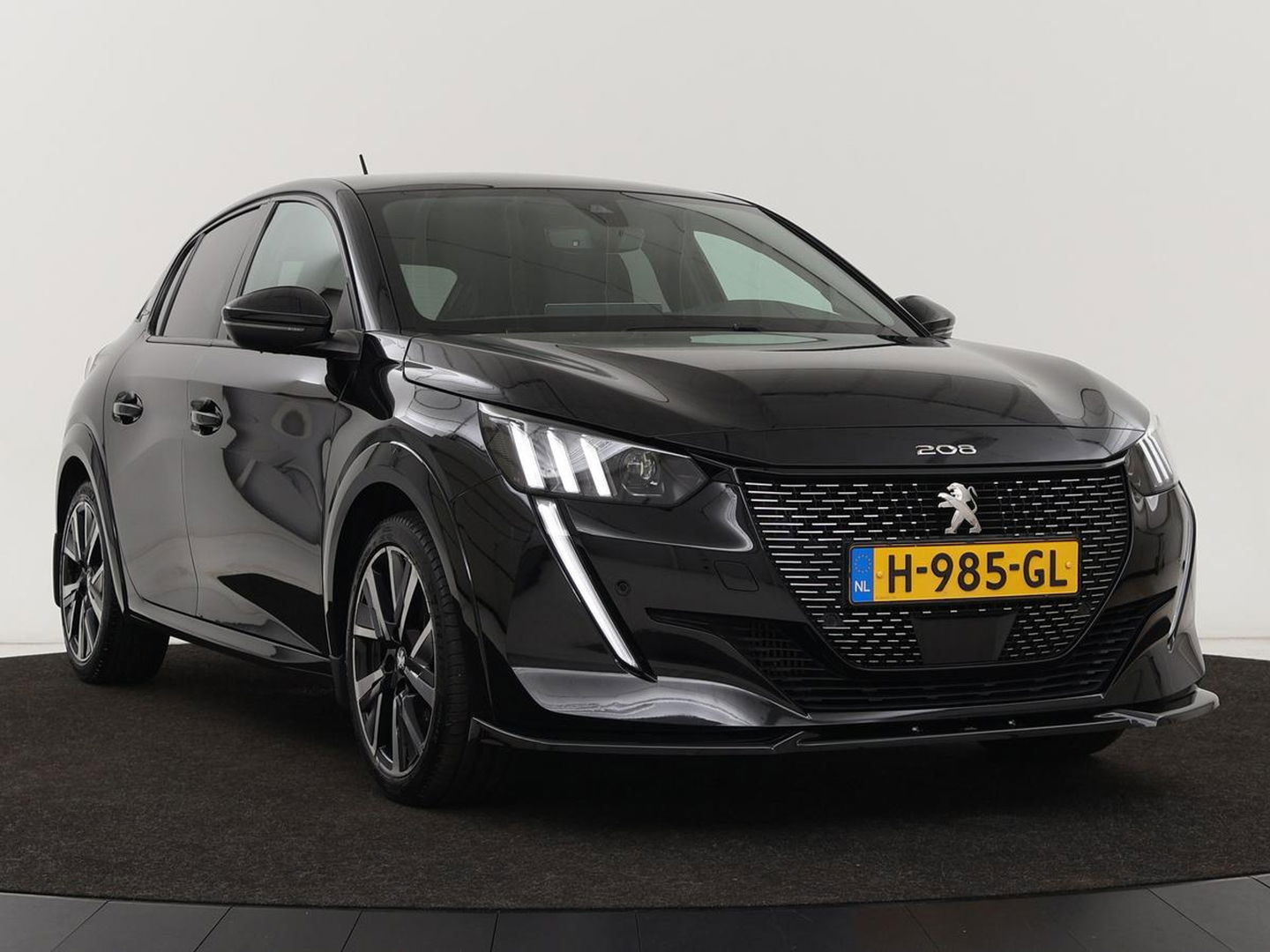 Peugeot 208 1.2 PureTech GT-Line | Panoramadak | Carplay | Afneembare trekhaak | Cruise control | Full LED | Navigatie | Camera | Sfeerverlichting
