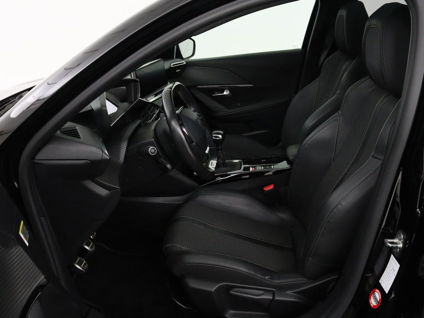 Peugeot 208 1.2 PureTech GT-Line | Panoramadak | Carplay | Afneembare trekhaak | Cruise control | Full LED | Navigatie | Camera | Sfeerverlichting