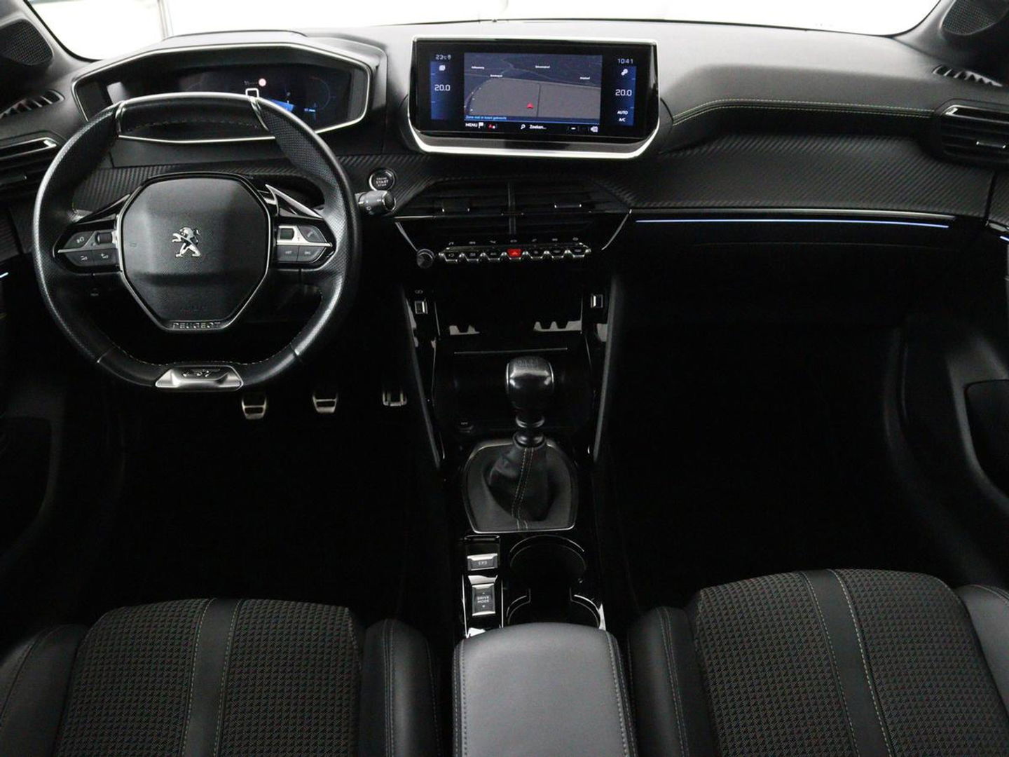 Peugeot 208 1.2 PureTech GT-Line | Panoramadak | Carplay | Afneembare trekhaak | Cruise control | Full LED | Navigatie | Camera | Sfeerverlichting