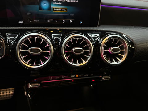 Mercedes-Benz CLA-Klasse 220 AMG Pano|Sfeer|Camera|Nightpakket
