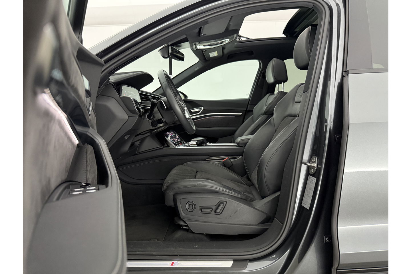 Audi e-tron 50 quattro Launch edition S-Line 71 kWh 313PK Pano Sfeer Memory Virtual Clima Cruise Carplay LED Navi PDC 20"LMV