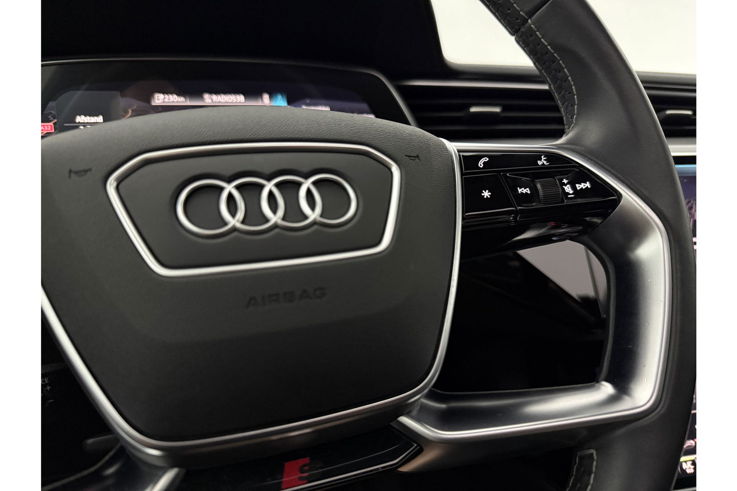 Audi e-tron 50 quattro Launch edition S-Line 71 kWh 313PK Pano Sfeer Memory Virtual Clima Cruise Carplay LED Navi PDC 20"LMV