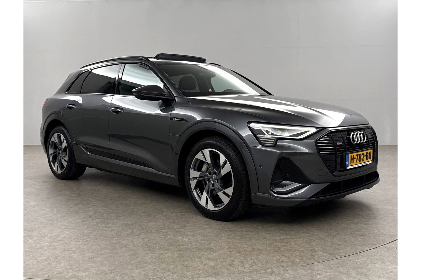 Audi e-tron 50 quattro Launch edition S-Line 71 kWh 313PK Pano Sfeer Memory Virtual Clima Cruise Carplay LED Navi PDC 20"LMV