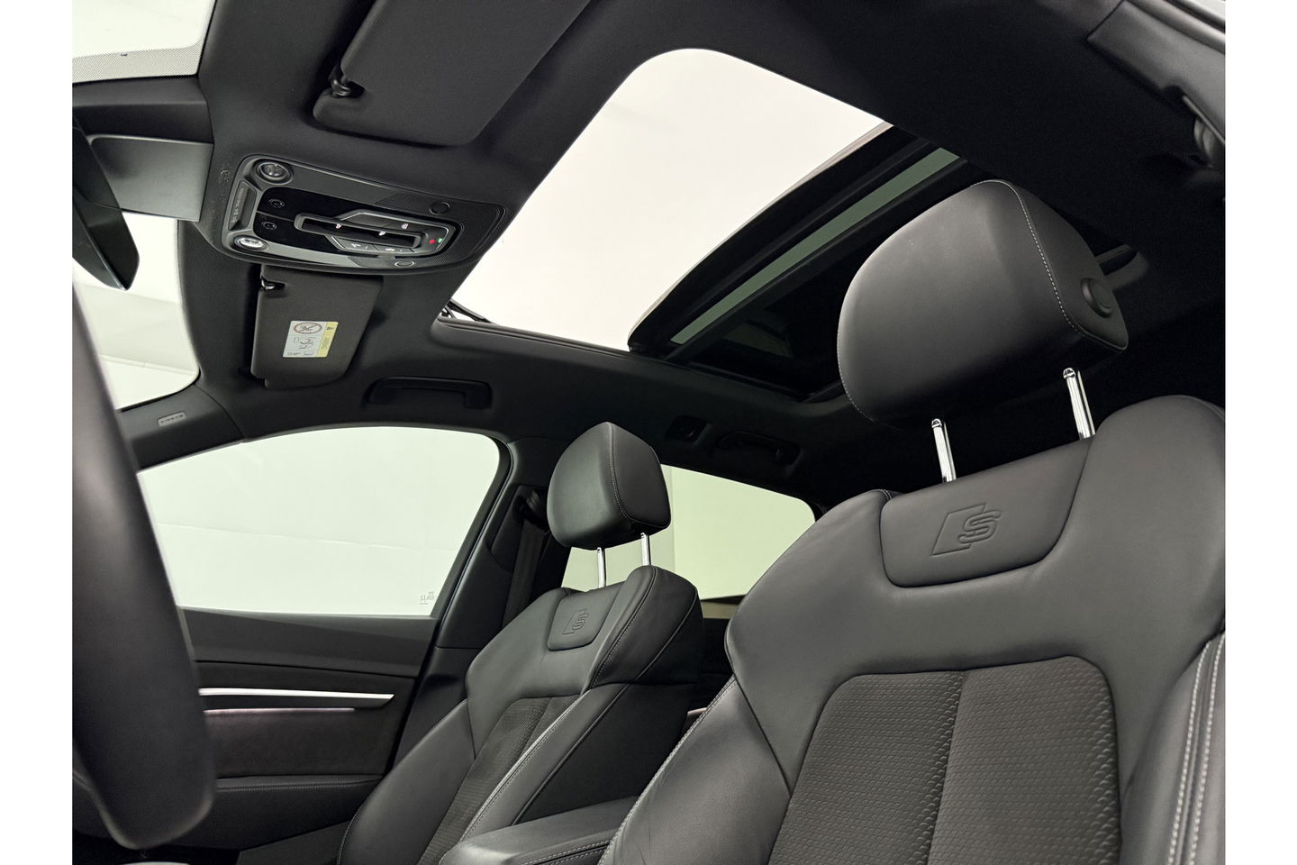 Audi e-tron 50 quattro Launch edition S-Line 71 kWh 313PK Pano Sfeer Memory Virtual Clima Cruise Carplay LED Navi PDC 20"LMV