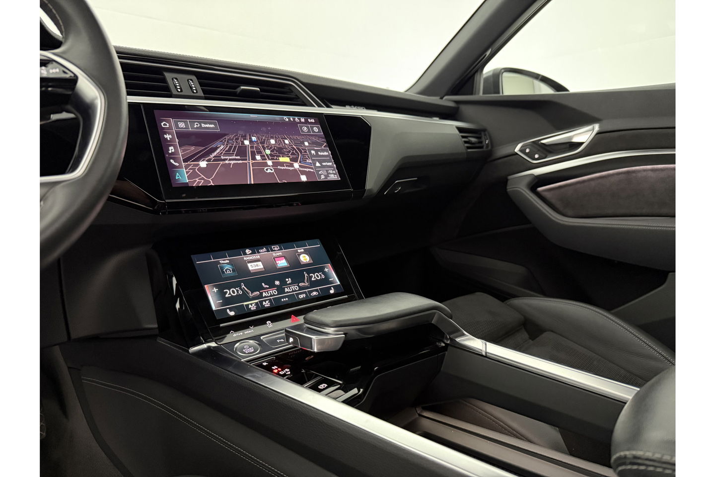 Audi e-tron 50 quattro Launch edition S-Line 71 kWh 313PK Pano Sfeer Memory Virtual Clima Cruise Carplay LED Navi PDC 20"LMV