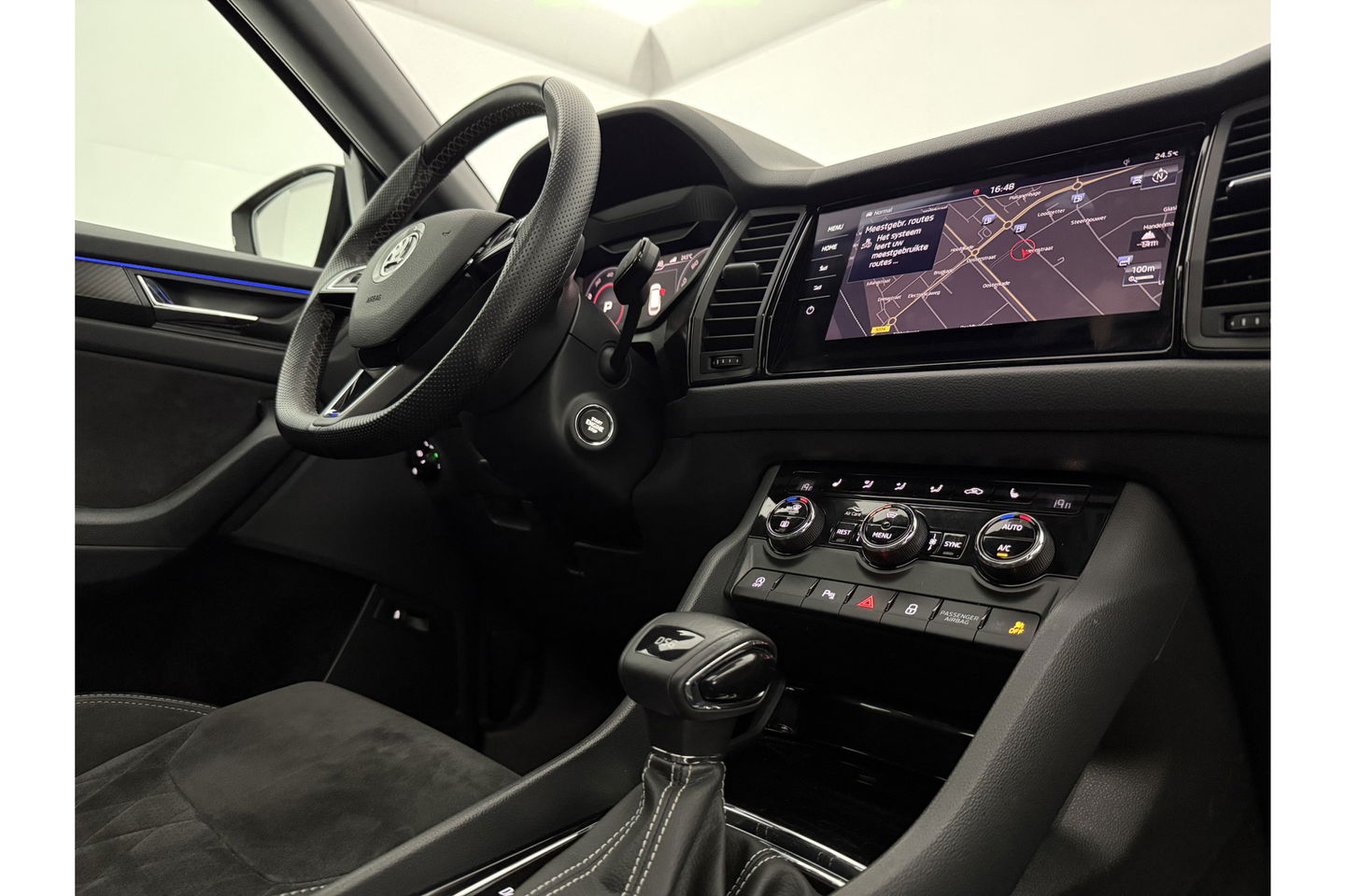 Škoda Kodiaq 1.5 TSI 150PK Sportline 7p Pano Sfeer Memory LED Navi Canton audio Clima Cruise Carplay Camera Virtual PDC Trekhaak 20"LMV