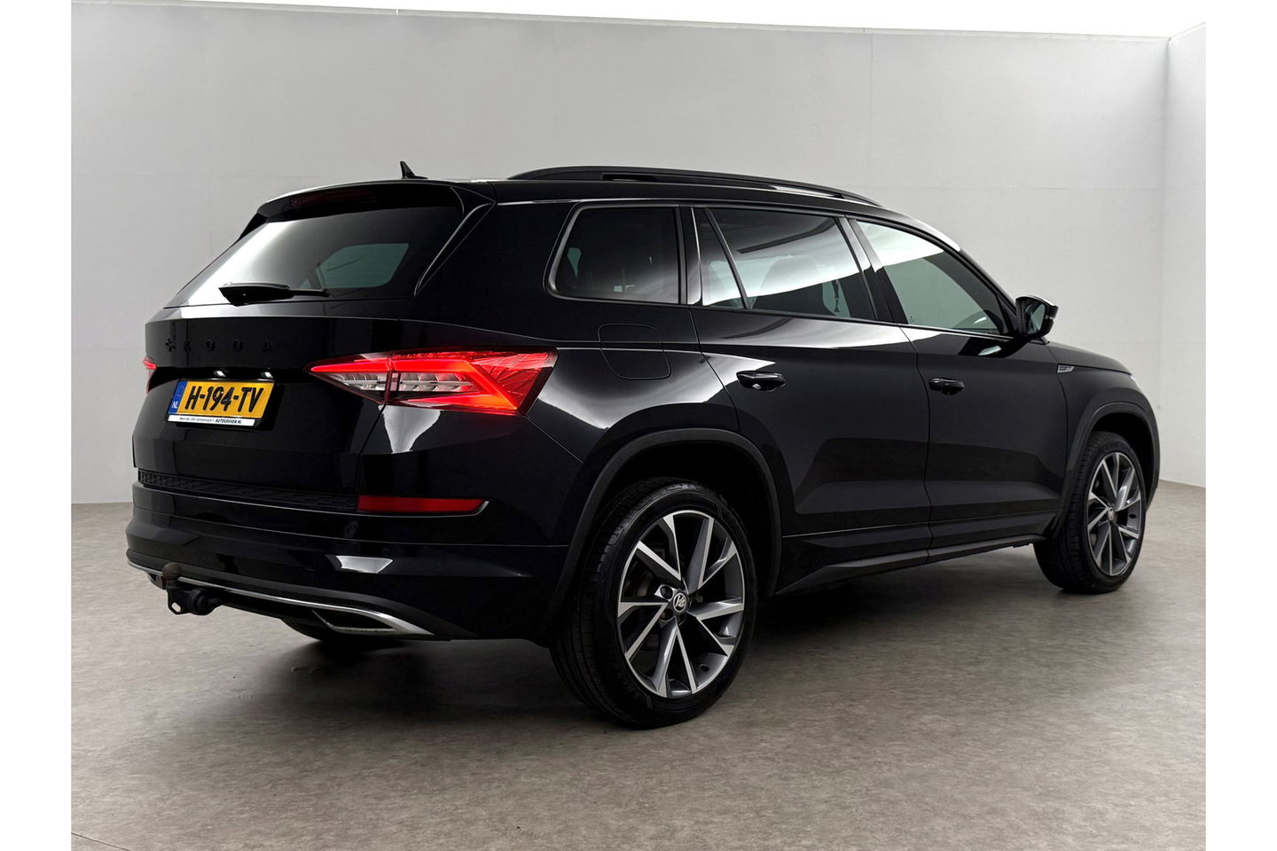 Škoda Kodiaq 1.5 TSI 150PK Sportline 7p Pano Sfeer Memory LED Navi Canton audio Clima Cruise Carplay Camera Virtual PDC Trekhaak 20"LMV