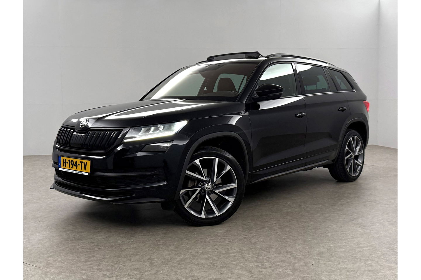 Škoda Kodiaq 1.5 TSI 150PK Sportline 7p Pano Sfeer Memory LED Navi Canton audio Clima Cruise Carplay Camera Virtual PDC Trekhaak 20"LMV