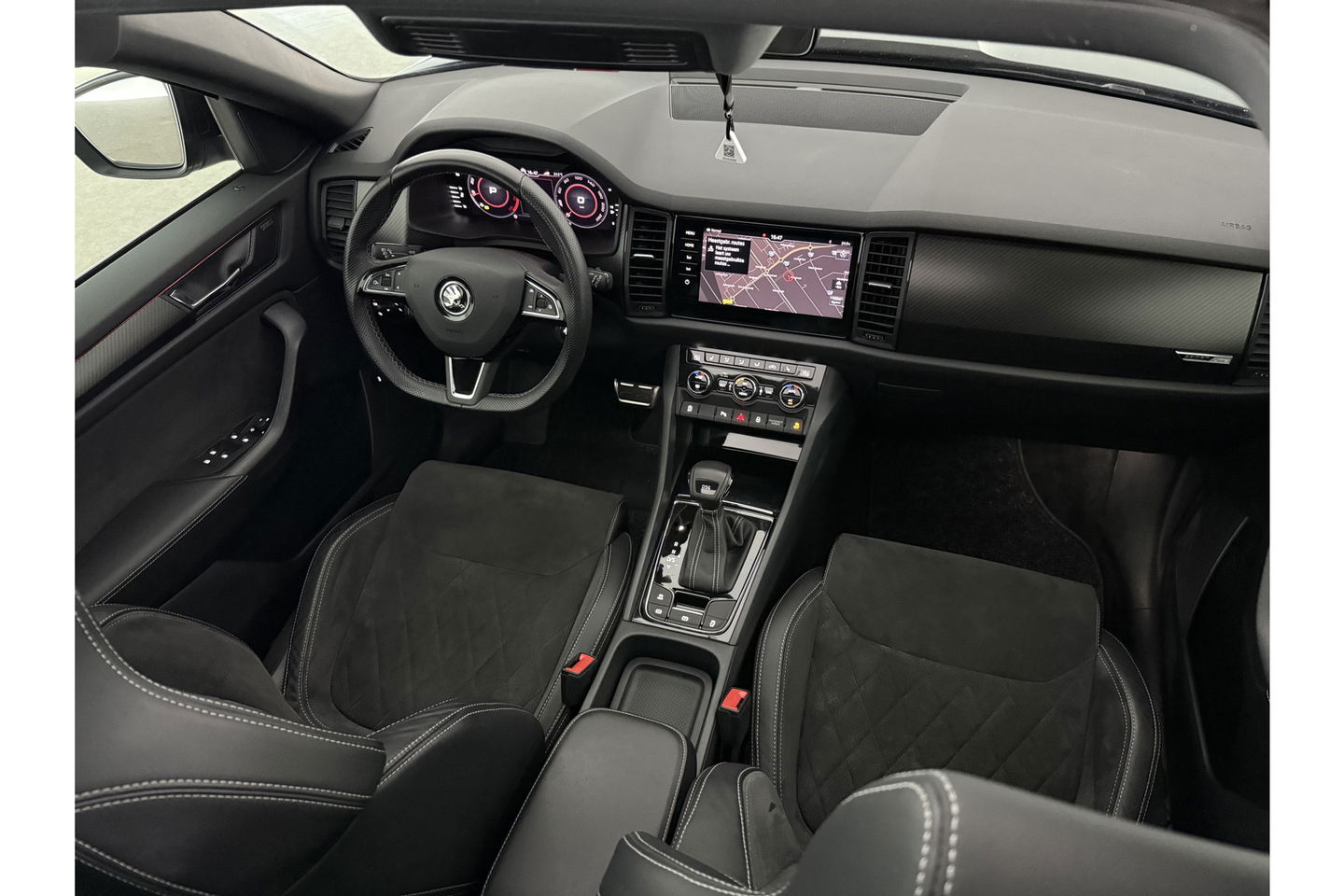 Škoda Kodiaq 1.5 TSI 150PK Sportline 7p Pano Sfeer Memory LED Navi Canton audio Clima Cruise Carplay Camera Virtual PDC Trekhaak 20"LMV