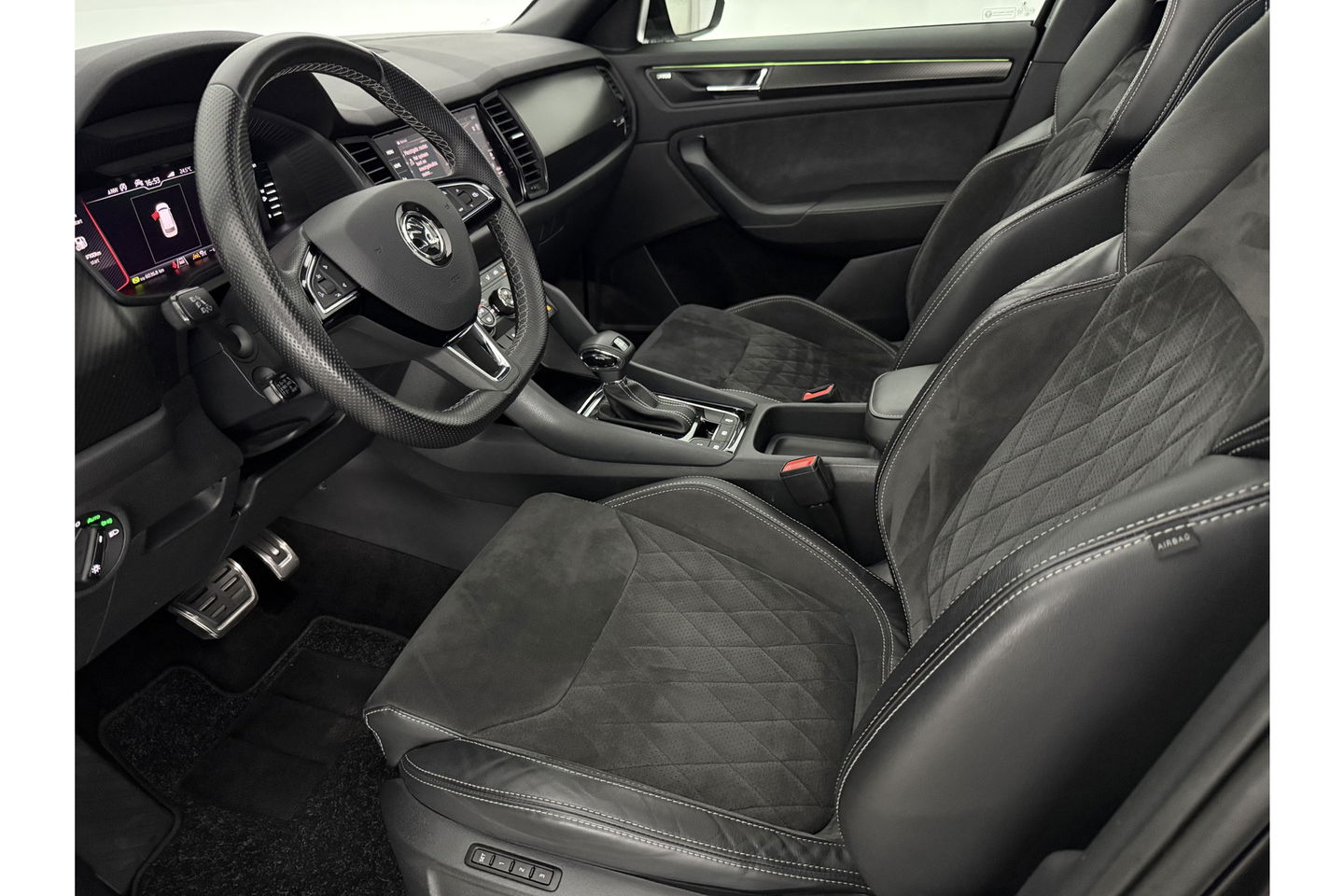 Škoda Kodiaq 1.5 TSI 150PK Sportline 7p Pano Sfeer Memory LED Navi Canton audio Clima Cruise Carplay Camera Virtual PDC Trekhaak 20"LMV