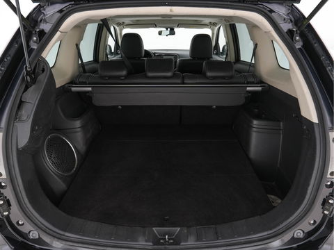 Mitsubishi Outlander 2.0 PHEV Instyle AWD Aut. *PANO | XENON | LUXURY-LEATHER | NAVI-FULLMAP | DAB+ | KEYLESS | CAMERA | HEATED-COMFORTSEATS | ROCKFORD-AUDIO | ECC | SHIFT-PADDLES | LANE-ASSIST | CRUISE | TOWBAR | 18"ALU*