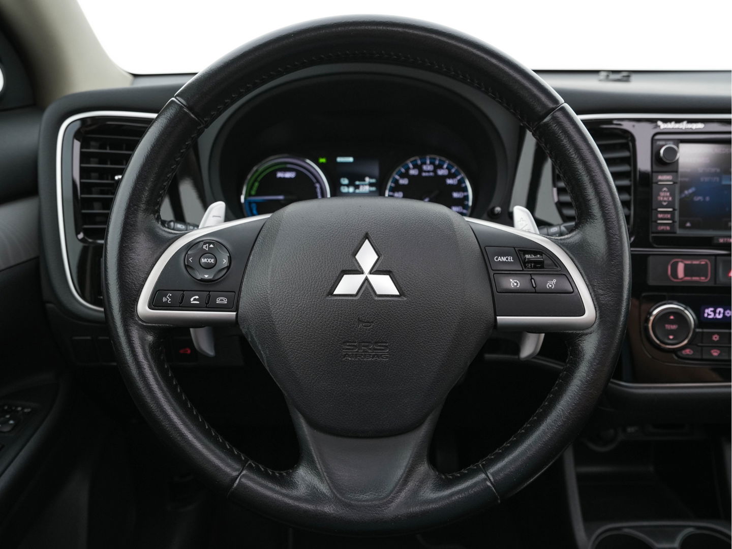 Mitsubishi Outlander 2.0 PHEV Instyle AWD Aut. *PANO | XENON | LUXURY-LEATHER | NAVI-FULLMAP | DAB+ | KEYLESS | CAMERA | HEATED-COMFORTSEATS | ROCKFORD-AUDIO | ECC | SHIFT-PADDLES | LANE-ASSIST | CRUISE | TOWBAR | 18"ALU*