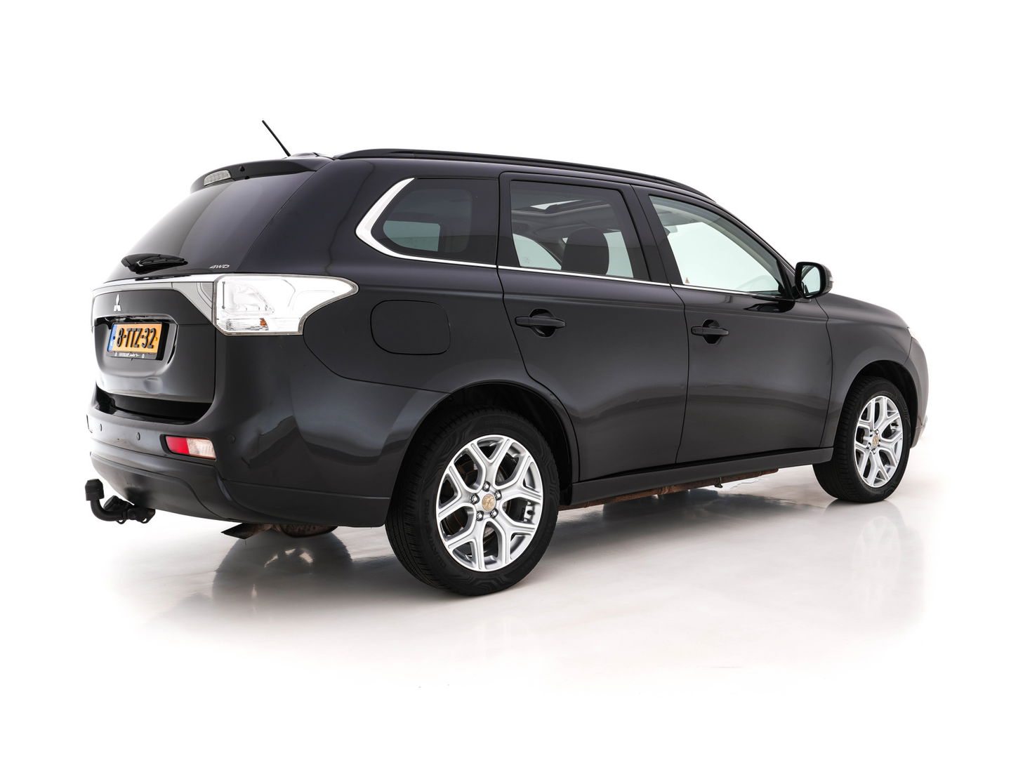 Mitsubishi Outlander 2.0 PHEV Instyle AWD Aut. *PANO | XENON | LUXURY-LEATHER | NAVI-FULLMAP | DAB+ | KEYLESS | CAMERA | HEATED-COMFORTSEATS | ROCKFORD-AUDIO | ECC | SHIFT-PADDLES | LANE-ASSIST | CRUISE | TOWBAR | 18"ALU*