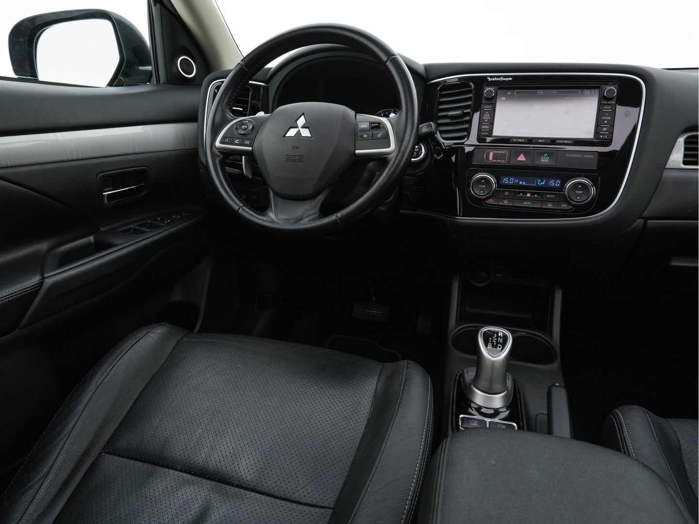 Mitsubishi Outlander 2.0 PHEV Instyle AWD Aut. *PANO | XENON | LUXURY-LEATHER | NAVI-FULLMAP | DAB+ | KEYLESS | CAMERA | HEATED-COMFORTSEATS | ROCKFORD-AUDIO | ECC | SHIFT-PADDLES | LANE-ASSIST | CRUISE | TOWBAR | 18"ALU*