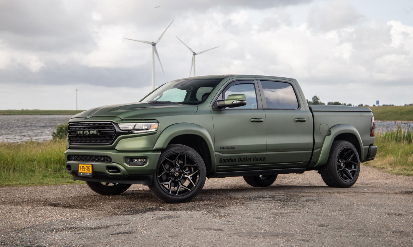 Dodge Ram Pick-Up 1500 5.7 V8 4x4 Crew Cab Limited BPM VRIJ / ALL IN PRIJS / PANO / KLEP / WIDE BODY / GARANTIE