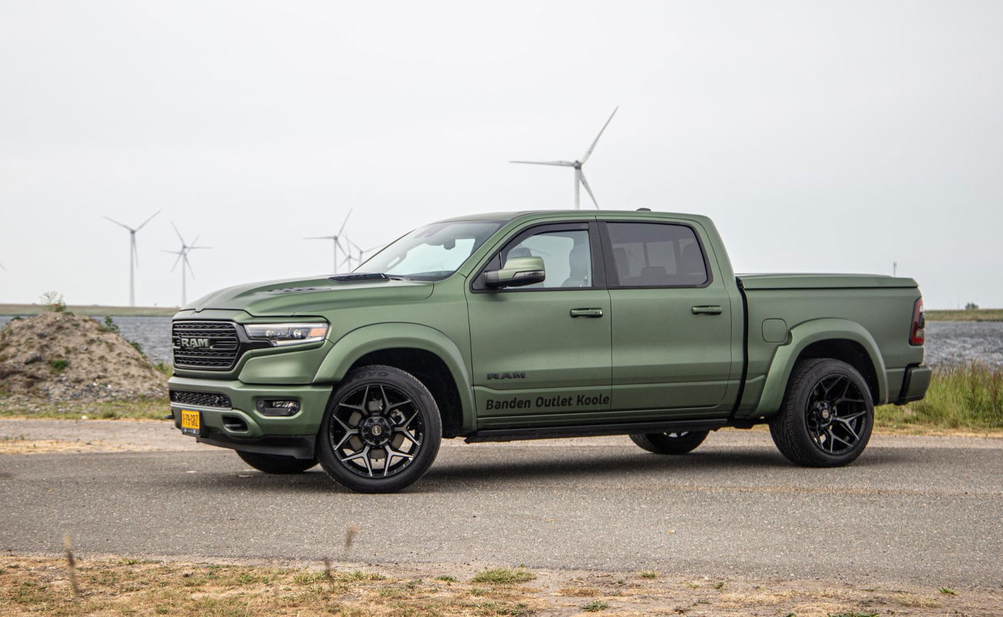 Dodge Ram Pick-Up 1500 5.7 V8 4x4 Crew Cab Limited BPM VRIJ / ALL IN PRIJS / PANO / KLEP / WIDE BODY / GARANTIE