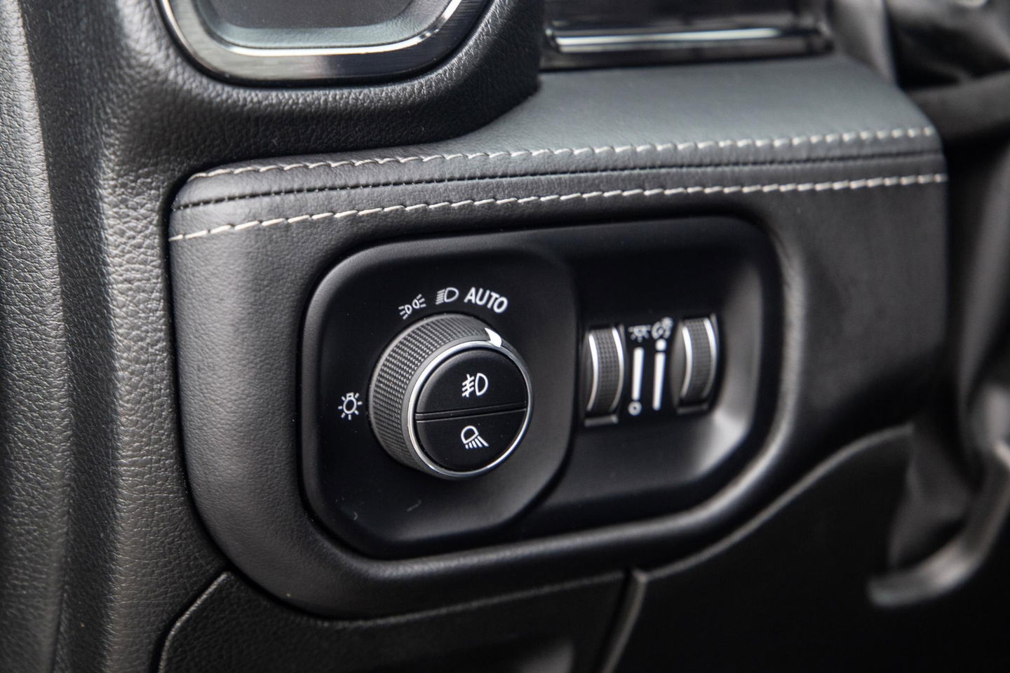 Dodge Ram Pick-Up 1500 5.7 V8 4x4 Crew Cab Limited BPM VRIJ / ALL IN PRIJS / PANO / KLEP / WIDE BODY / GARANTIE