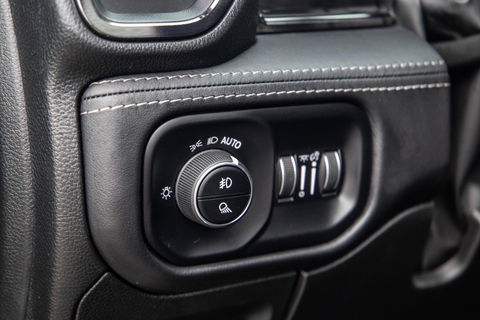 Dodge Ram Pick-Up 1500 5.7 V8 4x4 Crew Cab Limited BPM VRIJ / ALL IN PRIJS / PANO / KLEP / WIDE BODY / GARANTIE