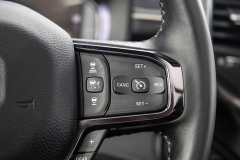 Dodge Ram Pick-Up 1500 5.7 V8 4x4 Crew Cab Limited BPM VRIJ / ALL IN PRIJS / PANO / KLEP / WIDE BODY / GARANTIE