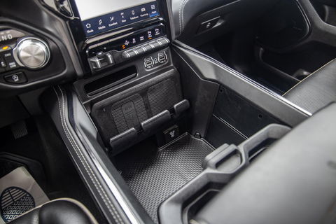 Dodge Ram Pick-Up 1500 5.7 V8 4x4 Crew Cab Limited BPM VRIJ / ALL IN PRIJS / PANO / KLEP / WIDE BODY / GARANTIE