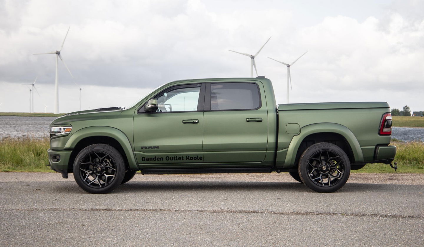 Dodge Ram Pick-Up 1500 5.7 V8 4x4 Crew Cab Limited BPM VRIJ / ALL IN PRIJS / PANO / KLEP / WIDE BODY / GARANTIE