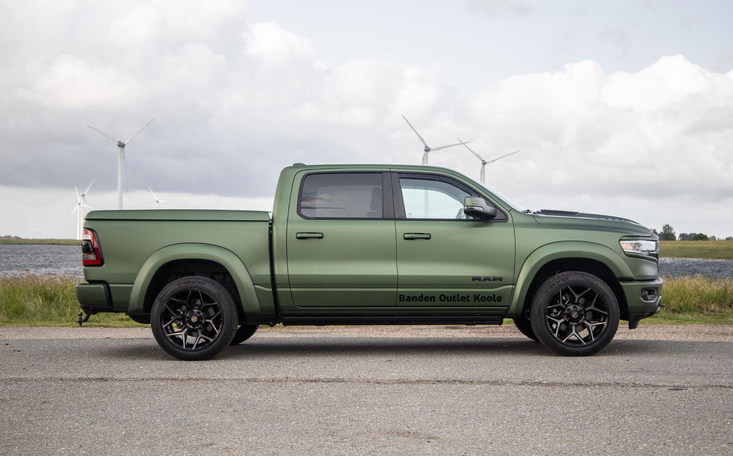 Dodge Ram Pick-Up 1500 5.7 V8 4x4 Crew Cab Limited BPM VRIJ / ALL IN PRIJS / PANO / KLEP / WIDE BODY / GARANTIE
