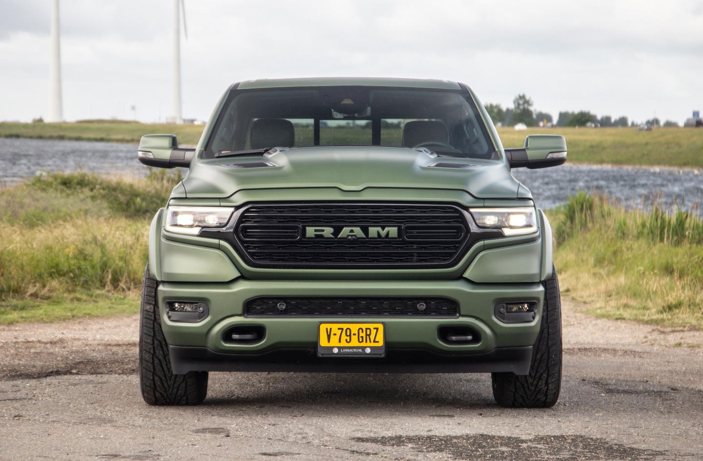 Dodge Ram Pick-Up 1500 5.7 V8 4x4 Crew Cab Limited BPM VRIJ / ALL IN PRIJS / PANO / KLEP / WIDE BODY / GARANTIE
