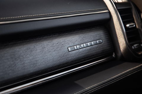 Dodge Ram Pick-Up 1500 5.7 V8 4x4 Crew Cab Limited BPM VRIJ / ALL IN PRIJS / PANO / KLEP / WIDE BODY / GARANTIE