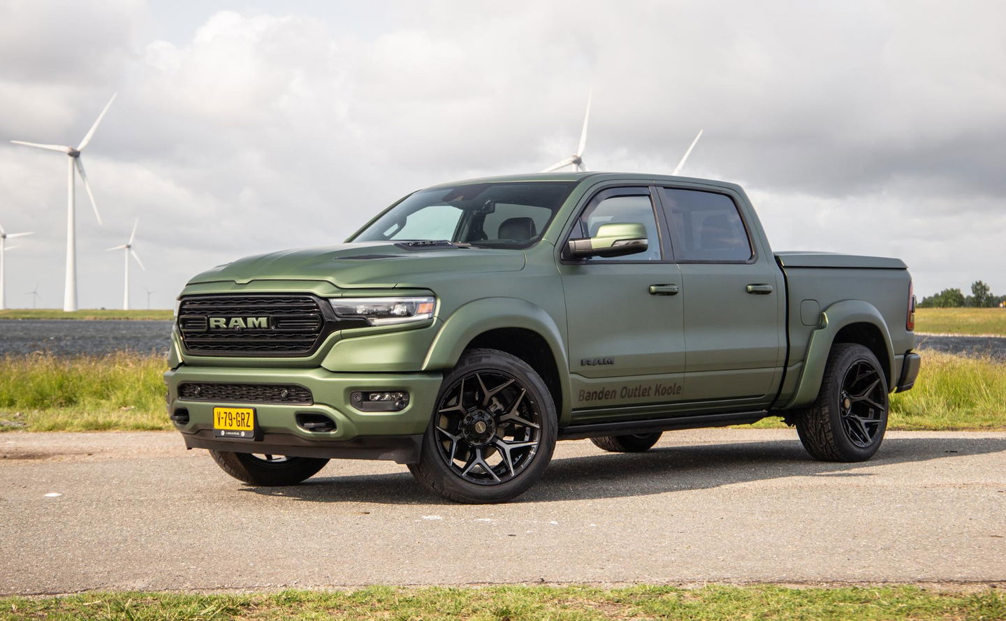 Dodge Ram Pick-Up 1500 5.7 V8 4x4 Crew Cab Limited BPM VRIJ / ALL IN PRIJS / PANO / KLEP / WIDE BODY / GARANTIE