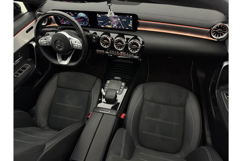 Mercedes-Benz A-Klasse 180 AMG Pano Sfeer LED Virtual Clima Cruise Camera Carplay Navi PDC 19"LMV
