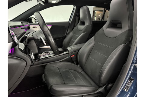 Mercedes-Benz A-Klasse 180 AMG Pano Sfeer LED Virtual Clima Cruise Camera Carplay Navi PDC 19"LMV