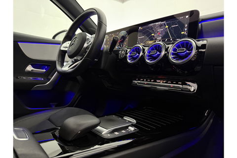 Mercedes-Benz A-Klasse 180 AMG Pano Sfeer LED Virtual Clima Cruise Camera Carplay Navi PDC 19"LMV