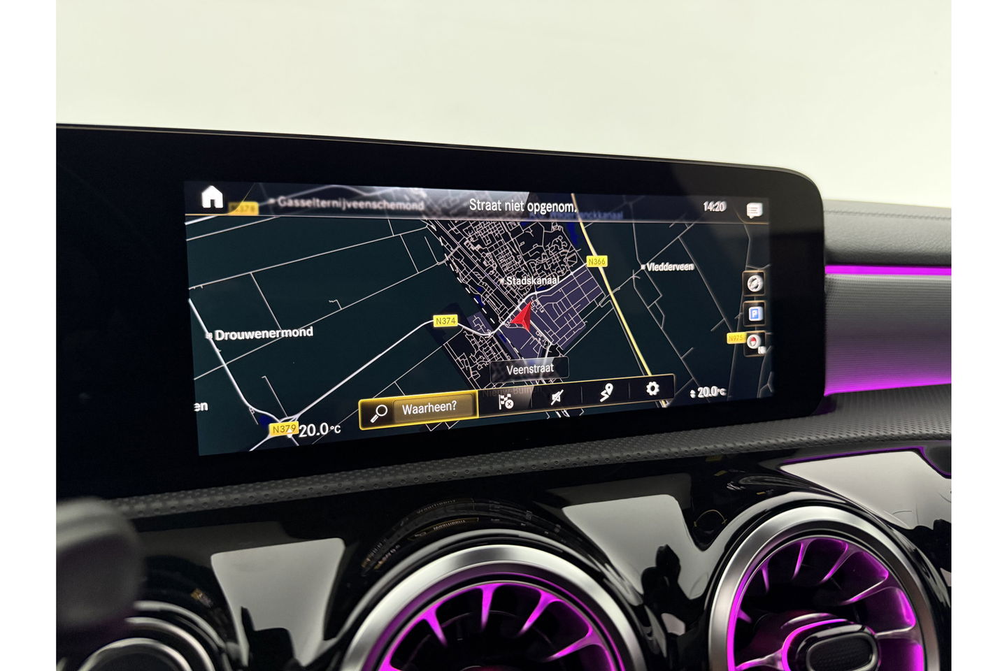 Mercedes-Benz A-Klasse 180 AMG Pano Sfeer LED Virtual Clima Cruise Camera Carplay Navi PDC 19"LMV