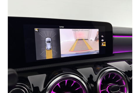 Mercedes-Benz A-Klasse 180 AMG Pano Sfeer LED Virtual Clima Cruise Camera Carplay Navi PDC 19"LMV