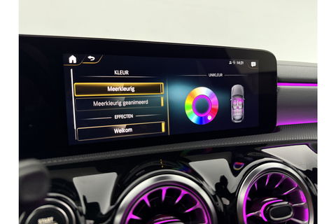 Mercedes-Benz A-Klasse 180 AMG Pano Sfeer LED Virtual Clima Cruise Camera Carplay Navi PDC 19"LMV