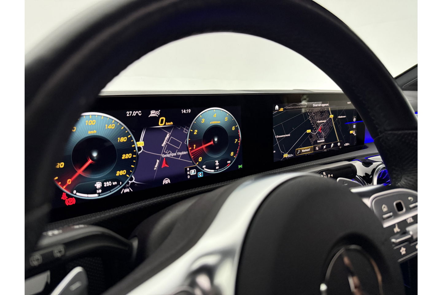 Mercedes-Benz A-Klasse 180 AMG Pano Sfeer LED Virtual Clima Cruise Camera Carplay Navi PDC 19"LMV