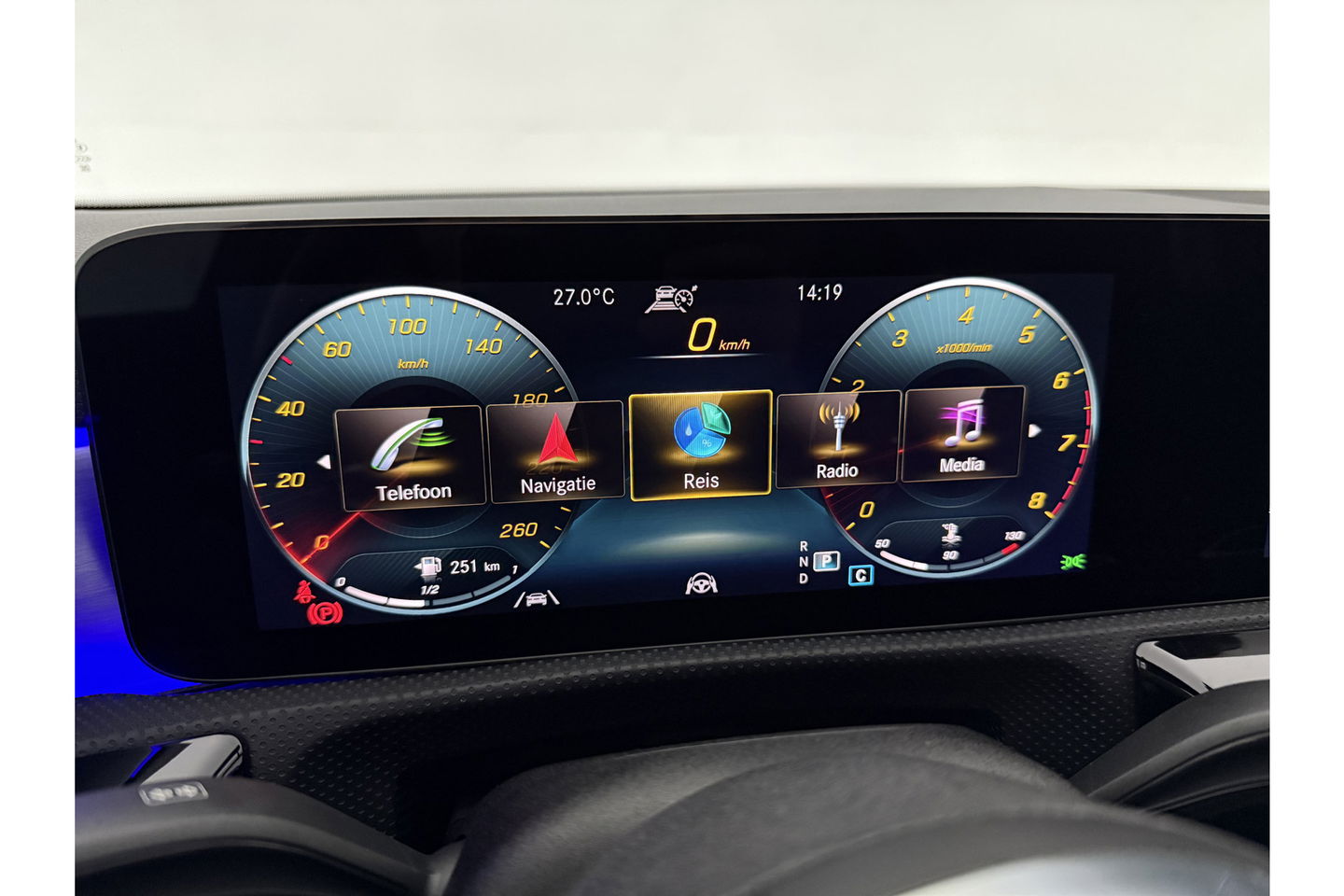 Mercedes-Benz A-Klasse 180 AMG Pano Sfeer LED Virtual Clima Cruise Camera Carplay Navi PDC 19"LMV