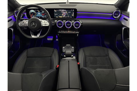 Mercedes-Benz A-Klasse 180 AMG Pano Sfeer LED Virtual Clima Cruise Camera Carplay Navi PDC 19"LMV