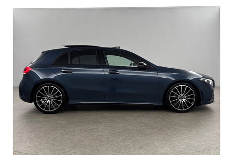 Mercedes-Benz A-Klasse 180 AMG Pano Sfeer LED Virtual Clima Cruise Camera Carplay Navi PDC 19"LMV