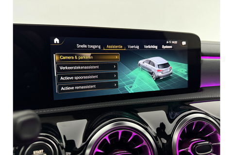 Mercedes-Benz A-Klasse 180 AMG Pano Sfeer LED Virtual Clima Cruise Camera Carplay Navi PDC 19"LMV